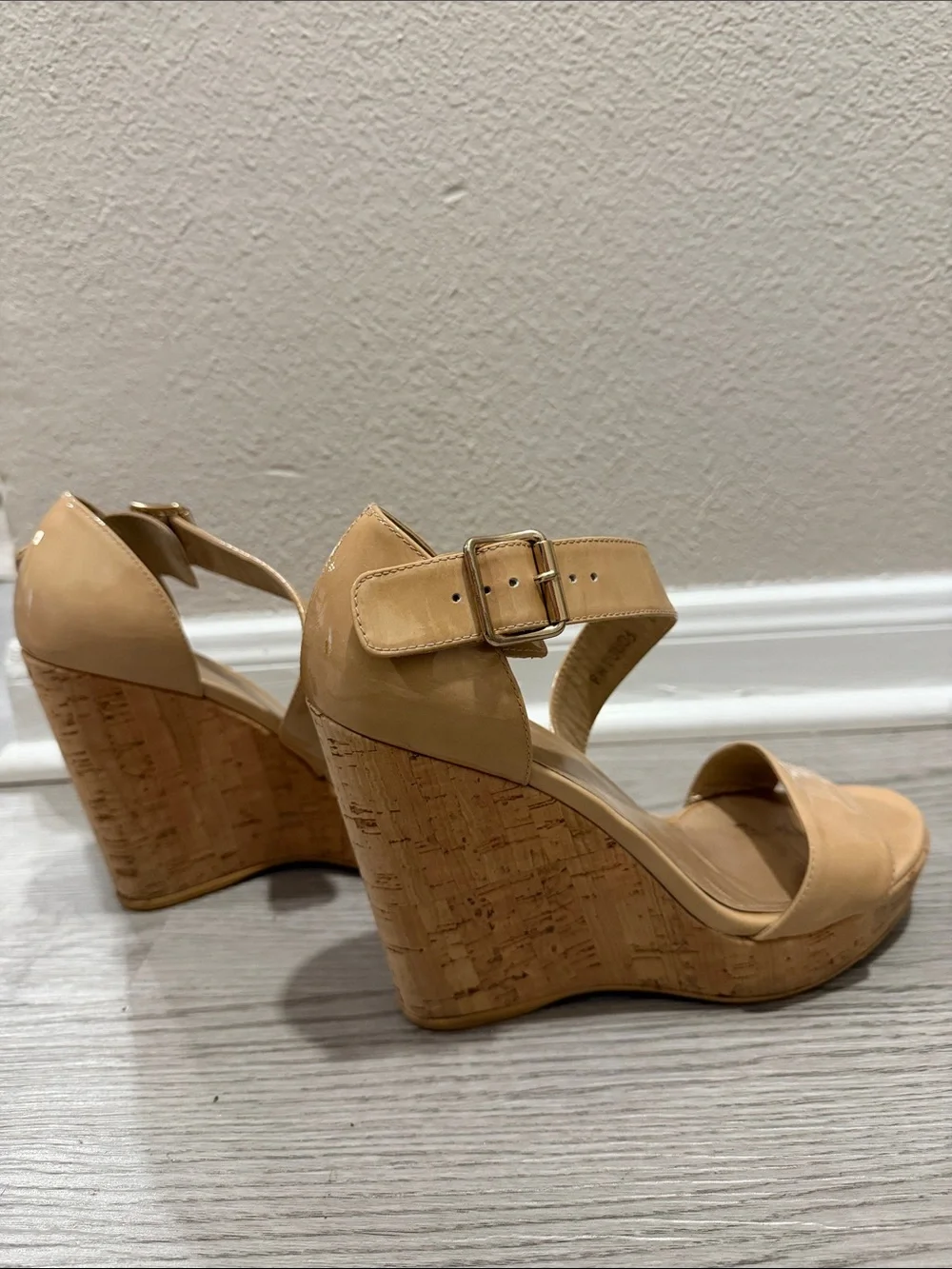 Stuart Weitzman Patent Tan Platform Wedge Sandals - Picture 5 of 8